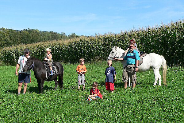 Ponyreiten bei einem Familienurlaub in Kaikenried im Bayerischen Wald